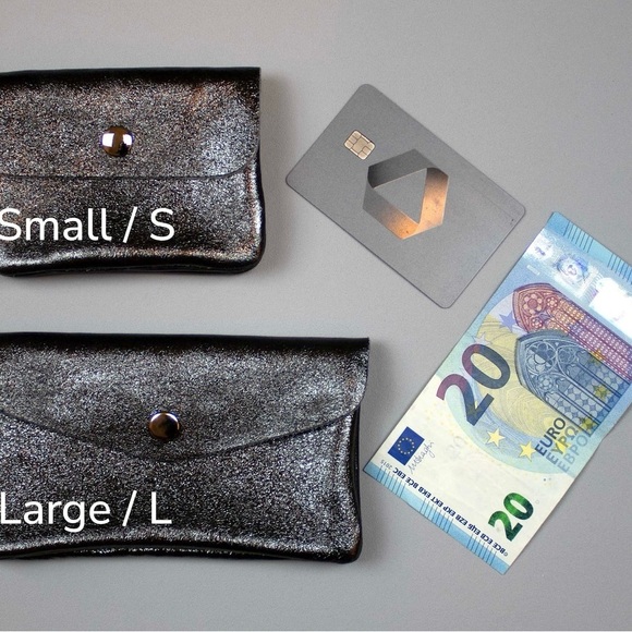 Red Metallic Leather Coin Purse - Picture 8 of 11